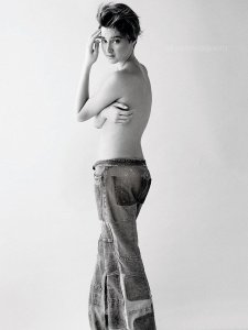 Shailene Woodley Topless 01.jpg