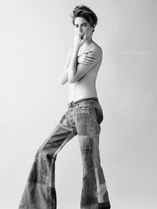 Shailene Woodley Topless 02.jpg
