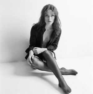 keira-knightley-feet-toes-and-soles-477-495x500.jpg