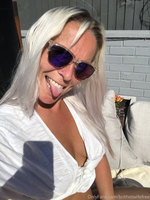 ukhotwifecouple-2020-05-06-290615616-Chill time now after paving my garden today x.jpg