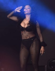 Nicki Minaj - New Look Wireless Festival in London 15.jpg