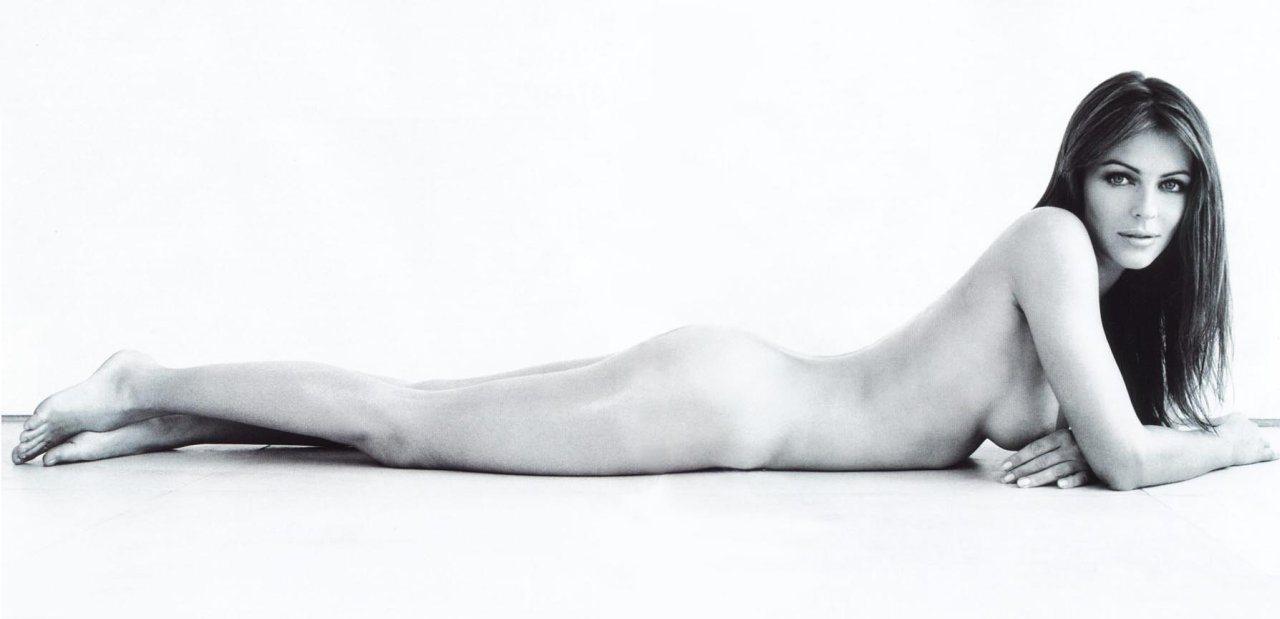 Elizabeth-Hurley-Naked-04.jpg