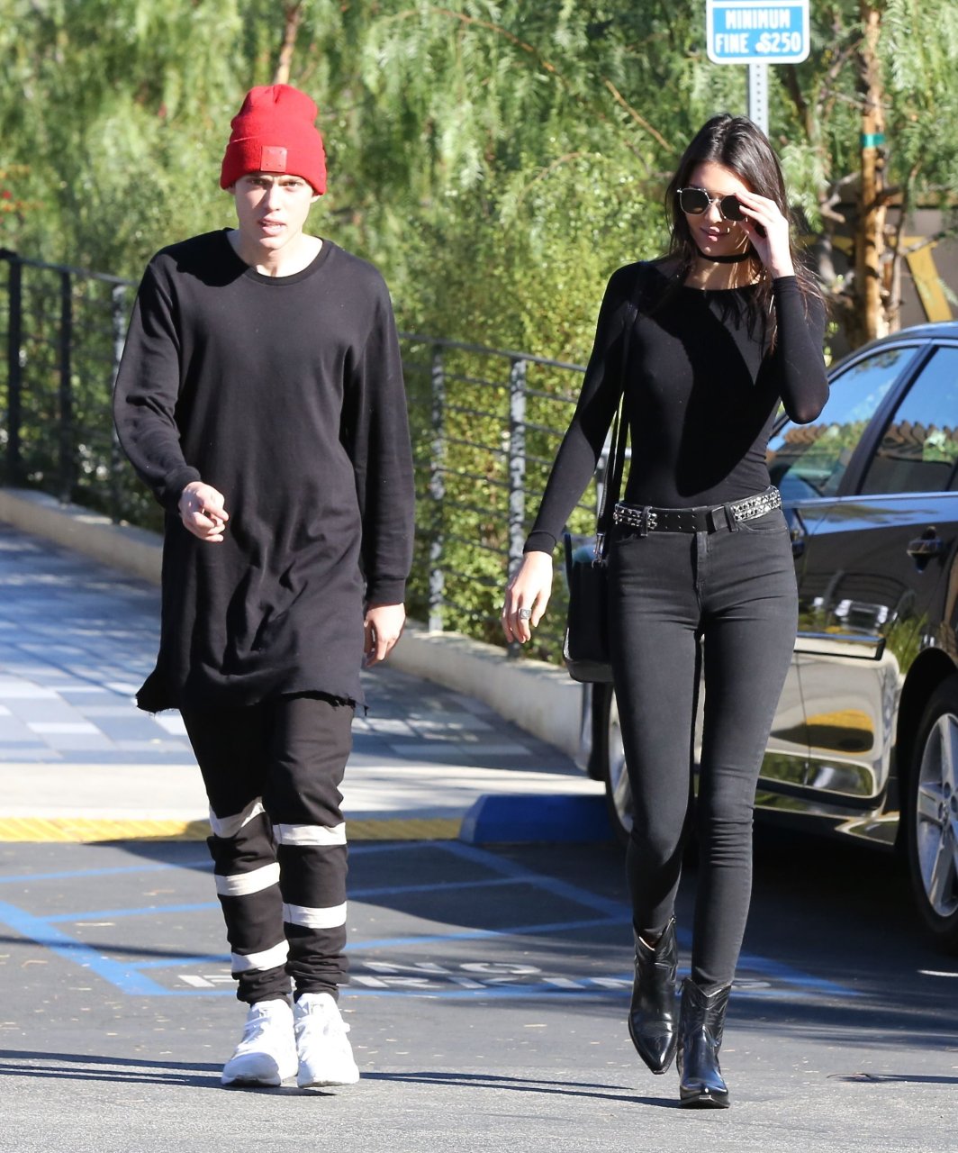 Kendall Jenner Pokies (28 Photos) | #TheFappening