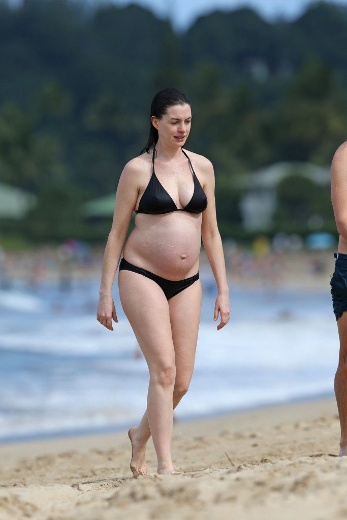 Anne Hathaway In A Bikini 38 Photos Thefappening