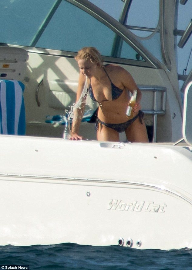 Jennifer lawrence bikini images