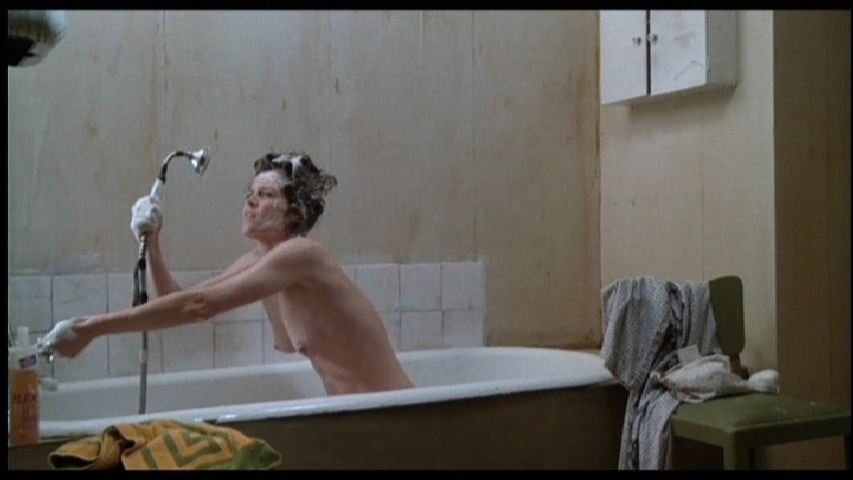 Sigourney Weaver Nude Pictures 22