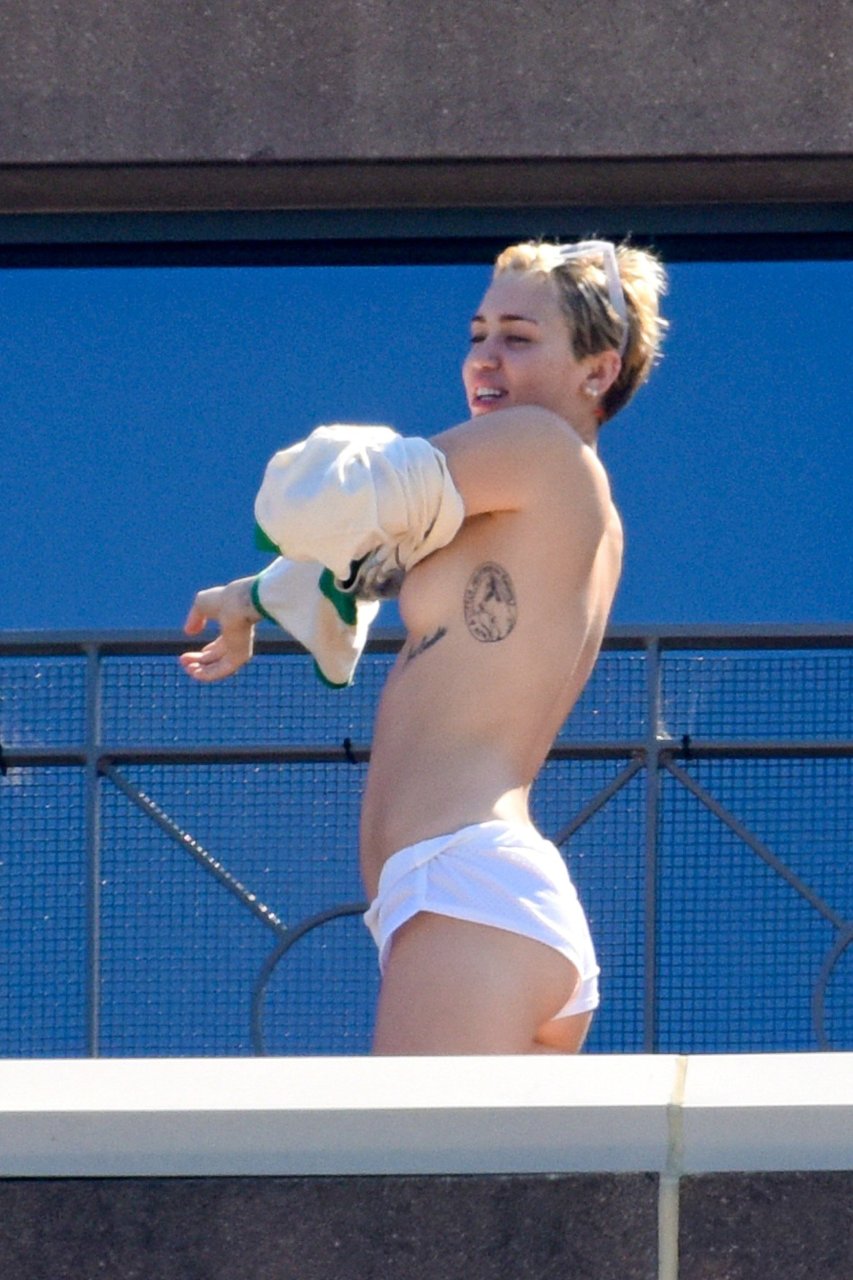 Miley cyrus new nude