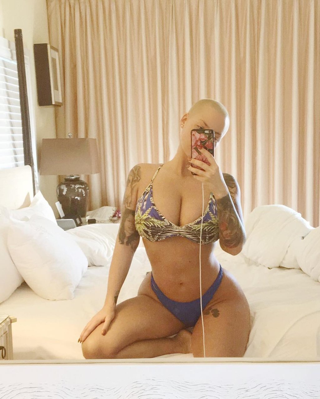 Amber Rose Boobs Thefappening