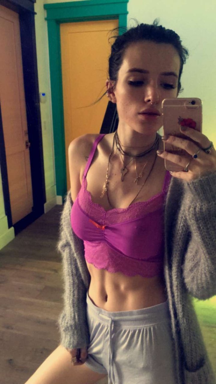 Bella Thorne Sexy 5 Photos S Thefappening